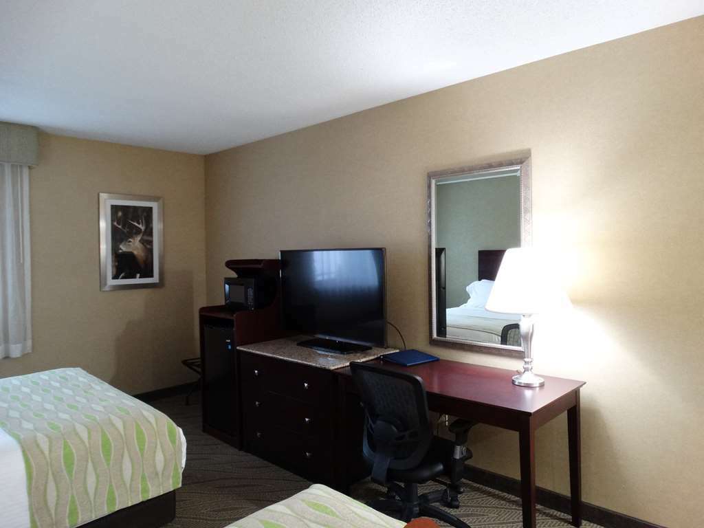 Best Western Gaylord Room photo